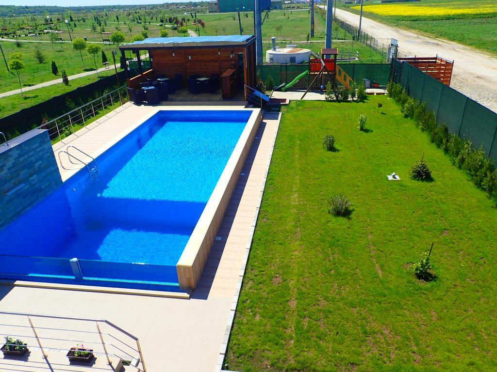 Indeep Club Hotel Cumpana  Bagian luar foto